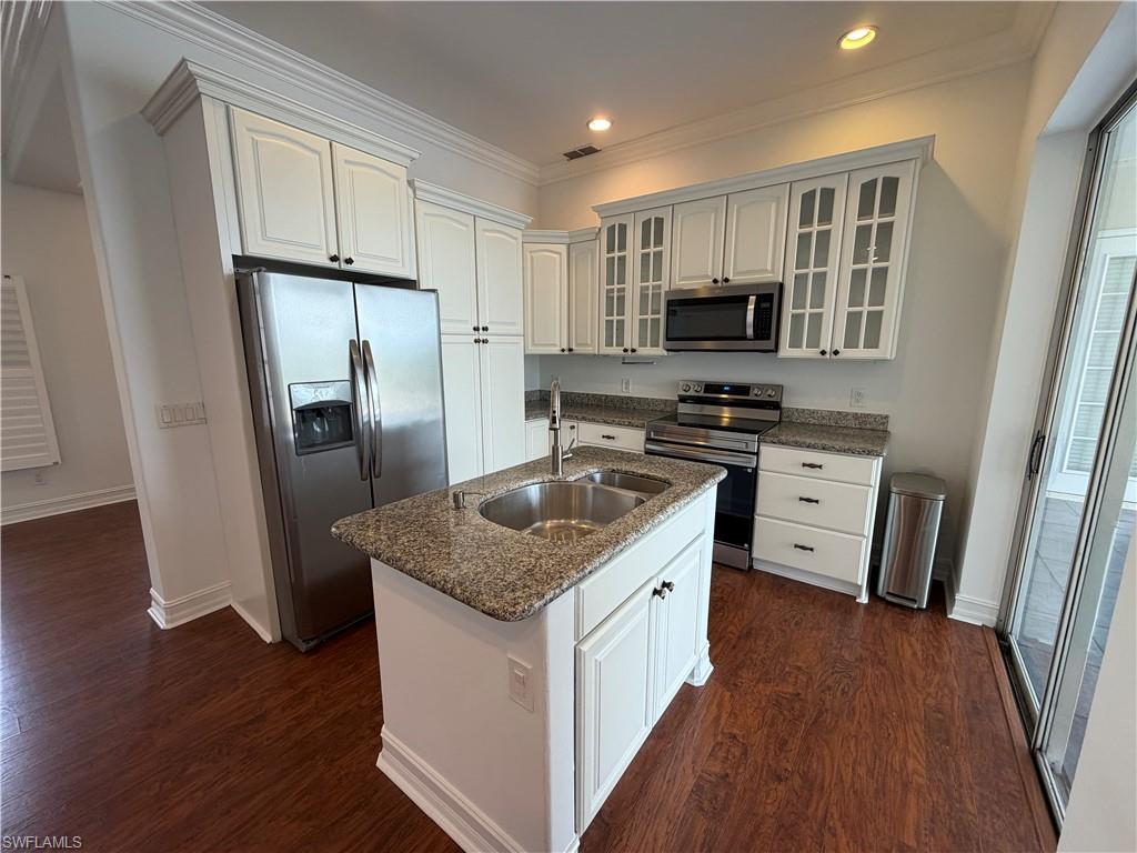 REGENT PARK - Residential Lease