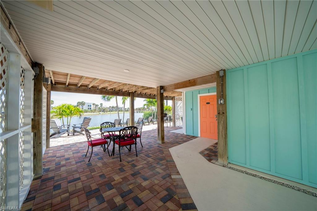 ISLANDS END - Residential Income