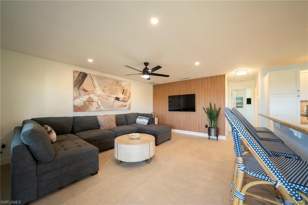 ISLANDS END - Residential Income
