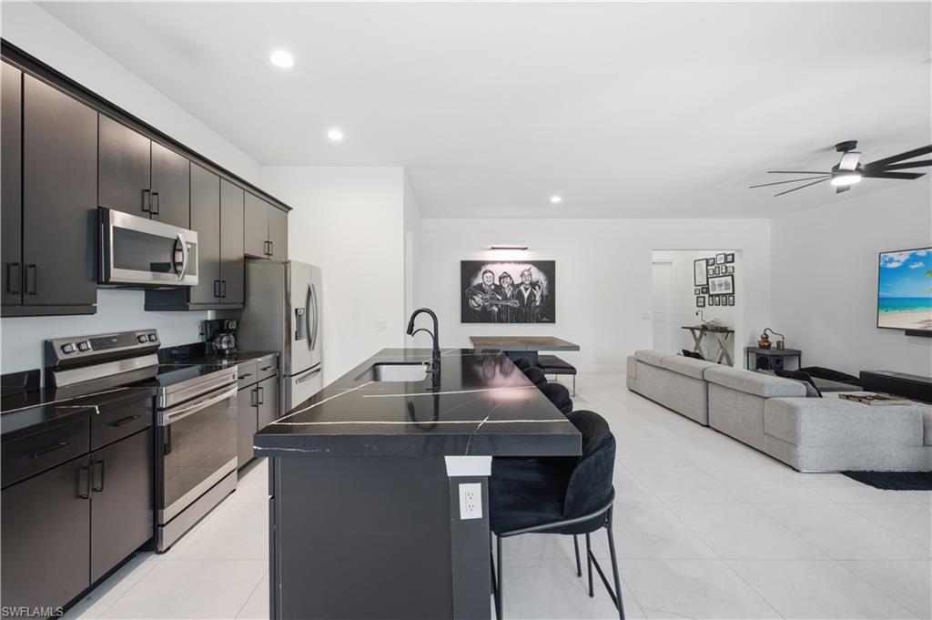 GOLDEN GATE ESTATES - Residential