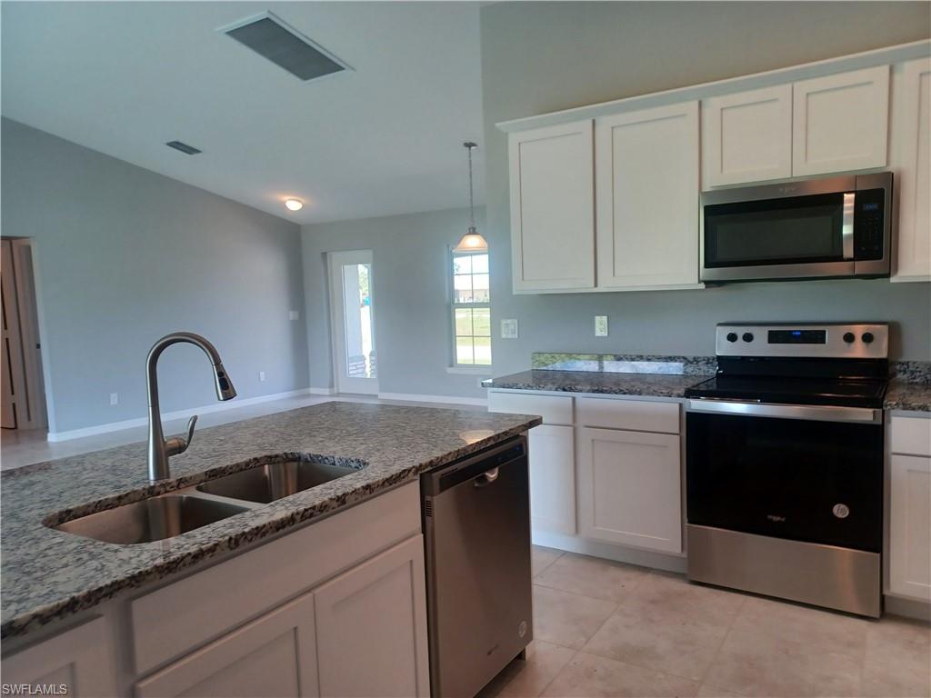 CAPE CORAL - Residential Lease