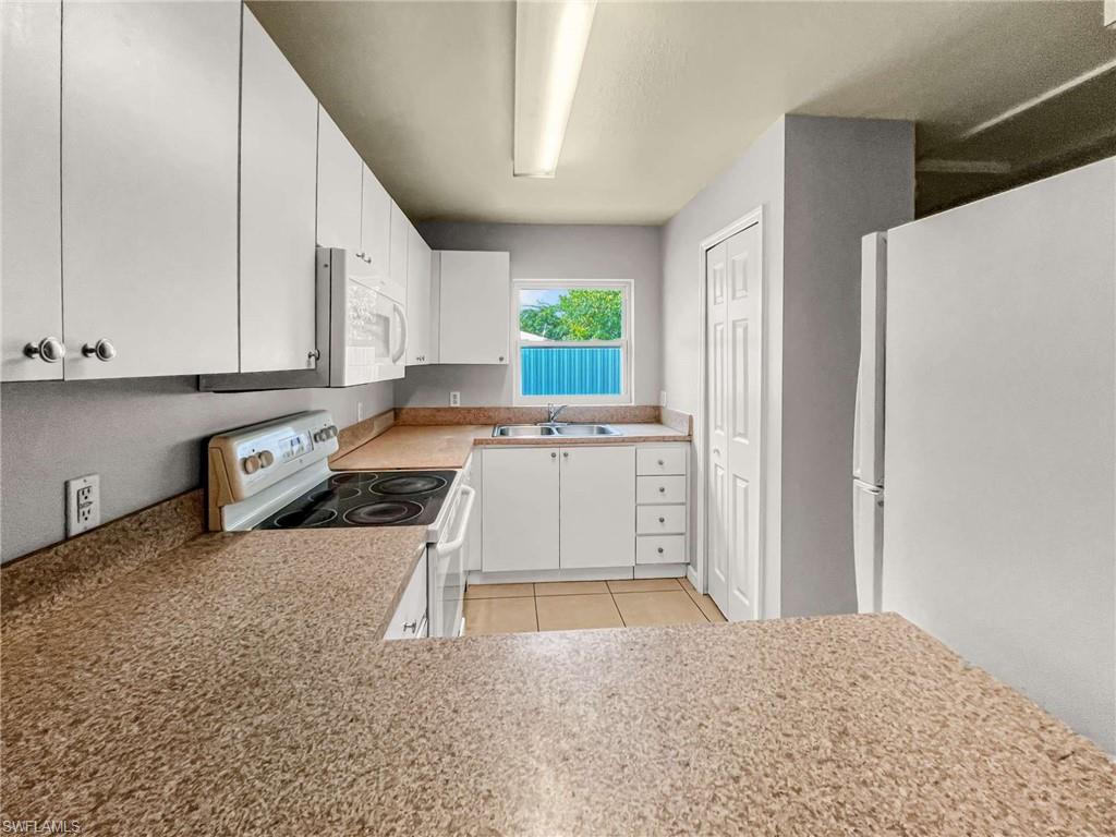 CAPE CORAL - Residential Lease