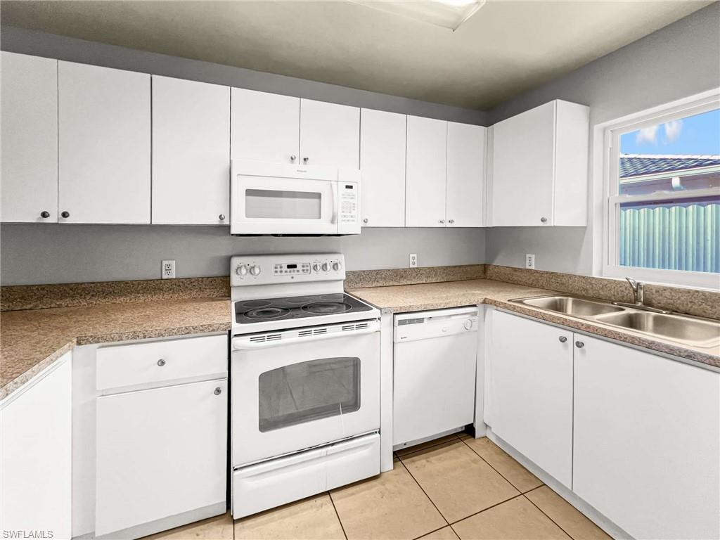 CAPE CORAL - Residential Lease