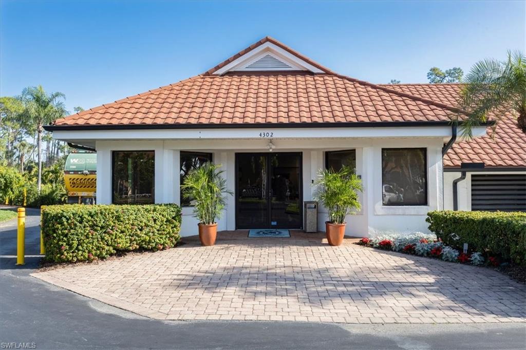 ANDOVER SQUARE - Residential