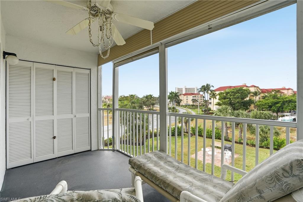 ROYAL PELICAN TOWNHOUSE - Residential