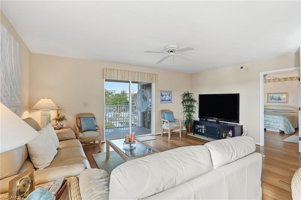 ROYAL PELICAN TOWNHOUSE - Residential