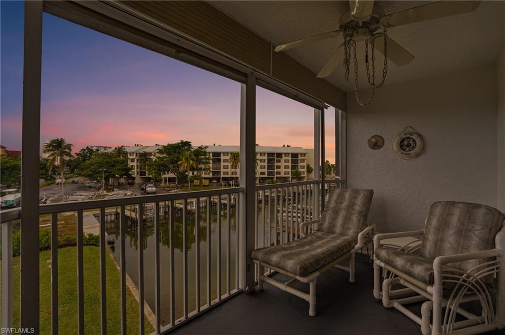 ROYAL PELICAN TOWNHOUSE - Residential
