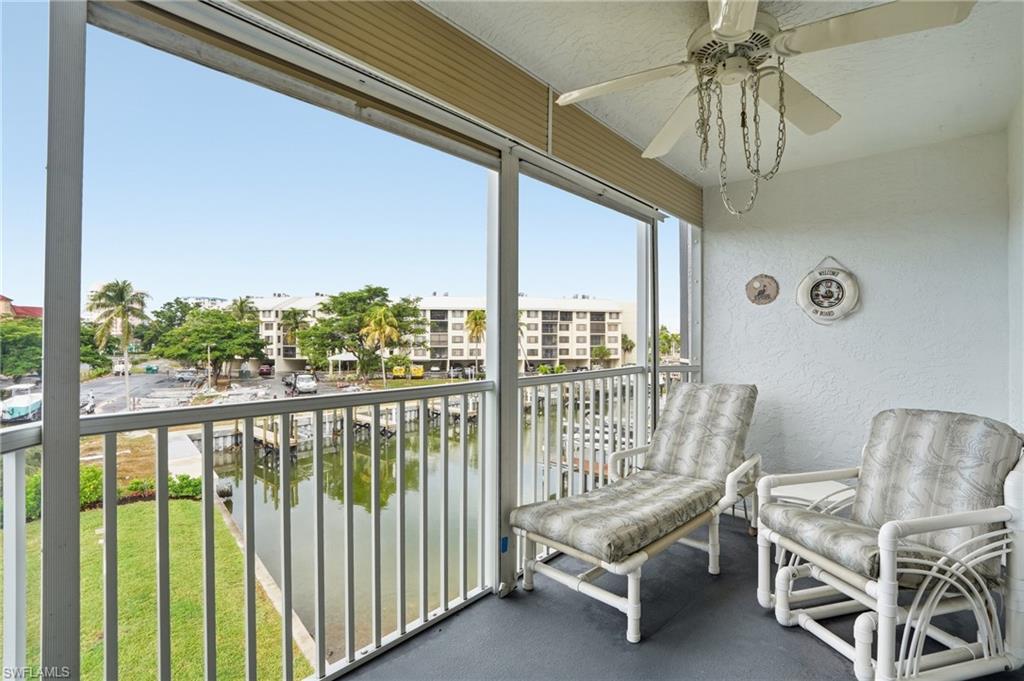 ROYAL PELICAN TOWNHOUSE - Residential