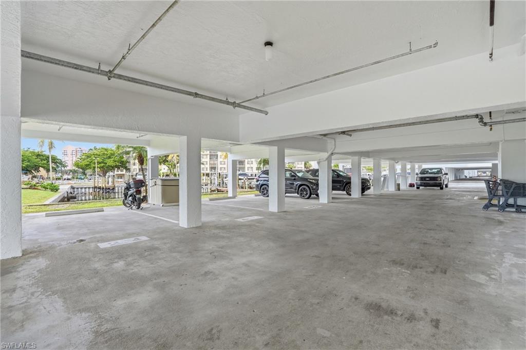 ROYAL PELICAN TOWNHOUSE - Residential