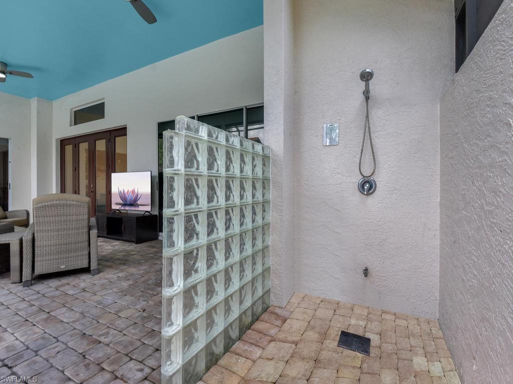 HAMPTON GREENS - Residential