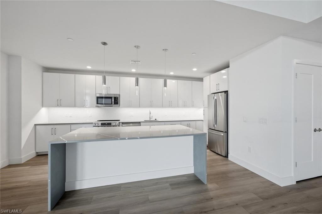 ASCENT AT METROPOLITAN NAPLES - Residential Lease
