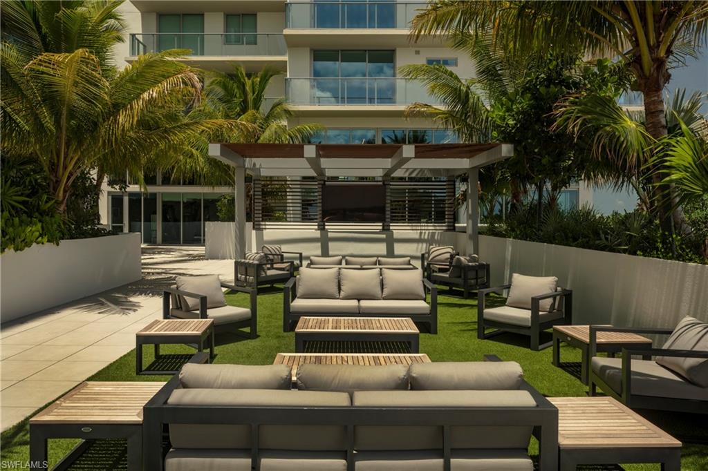 ASCENT AT METROPOLITAN NAPLES - Residential Lease
