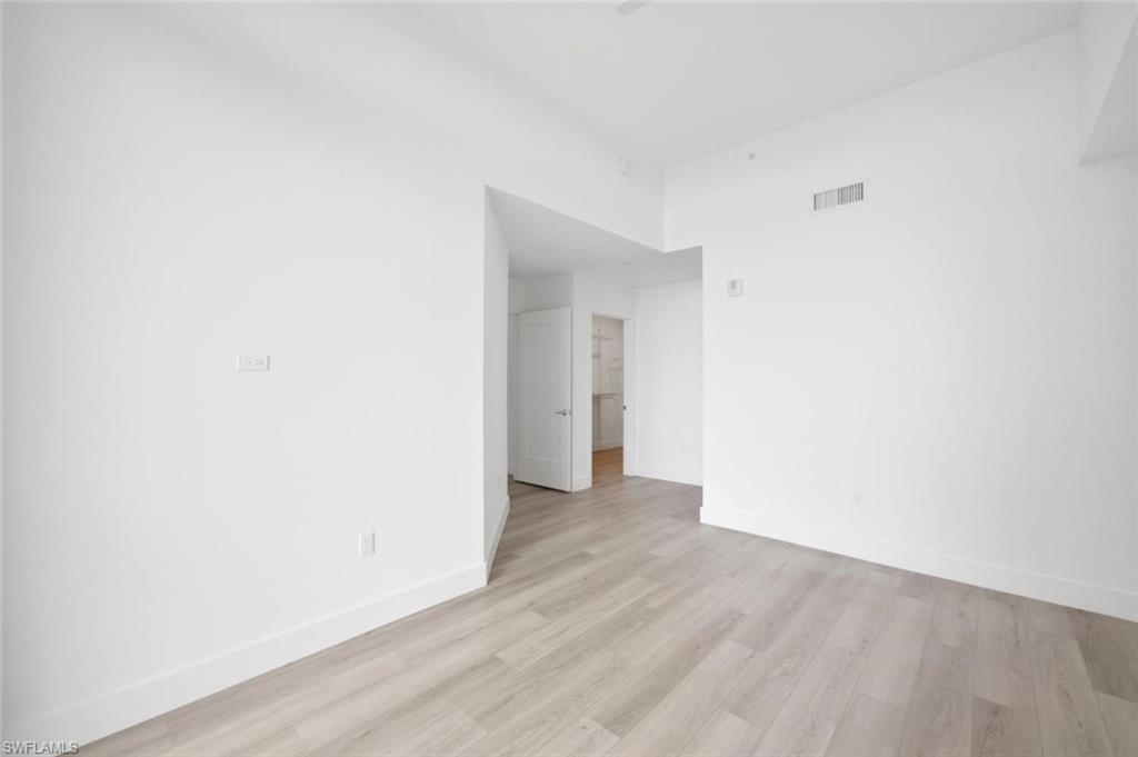 ASCENT AT METROPOLITAN NAPLES - Residential Lease