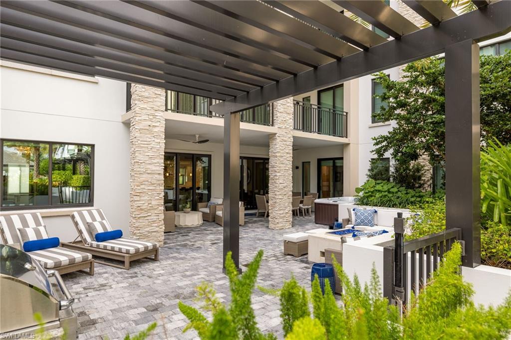 QUATTRO AT NAPLES SQUARE - Residential