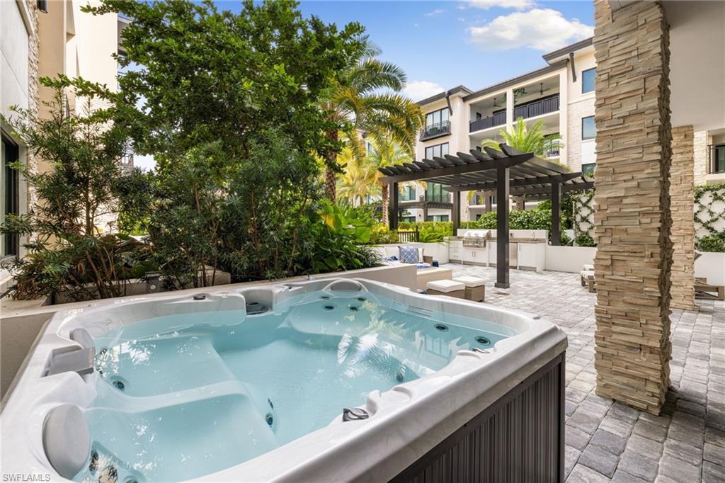 QUATTRO AT NAPLES SQUARE - Residential