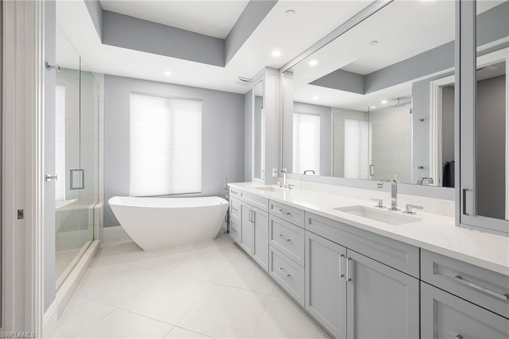 QUATTRO AT NAPLES SQUARE - Residential