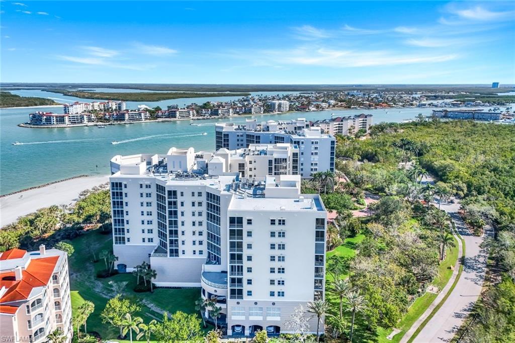 ROYAL MARCO POINT - Residential