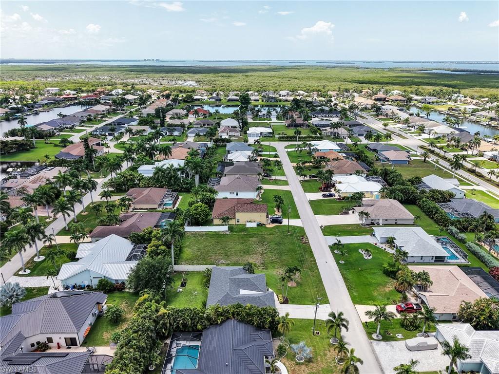 CAPE CORAL - Land