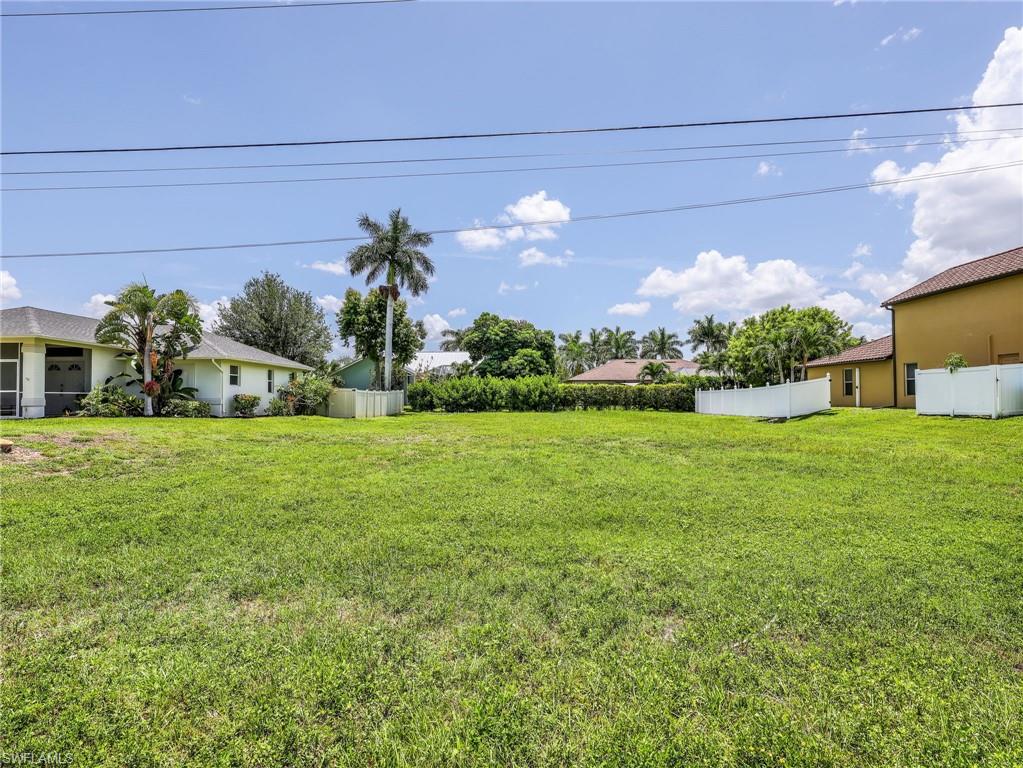 CAPE CORAL - Land