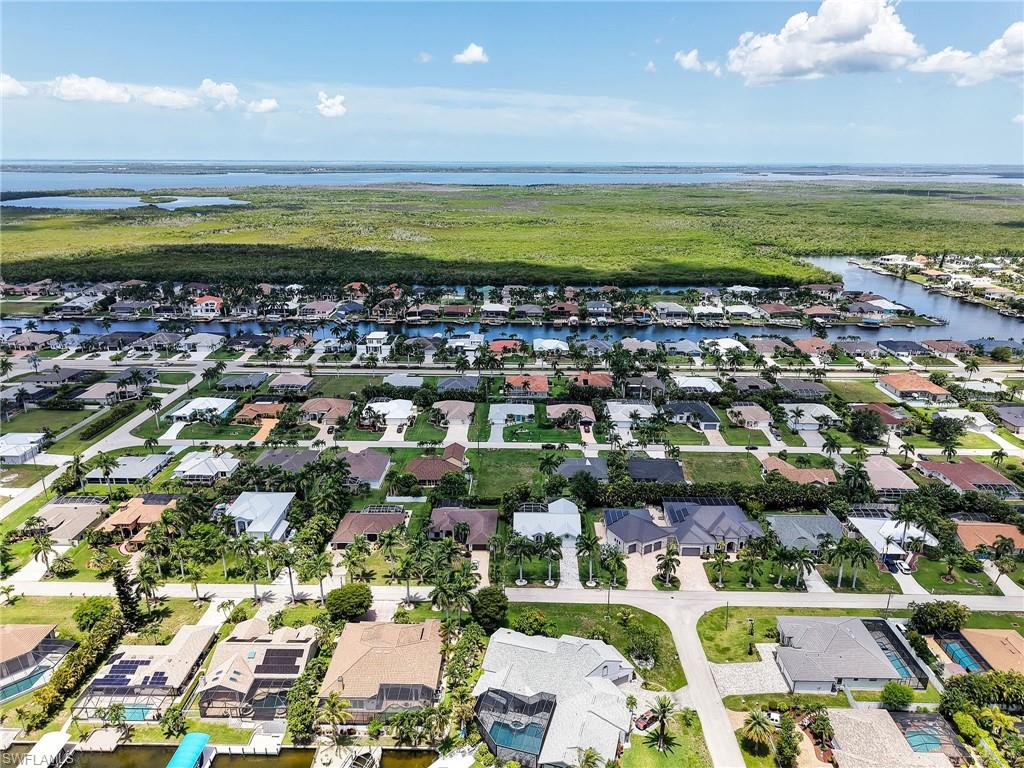 CAPE CORAL - Land