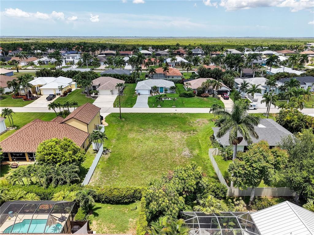CAPE CORAL - Land