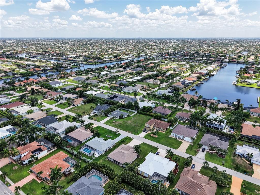 CAPE CORAL - Land