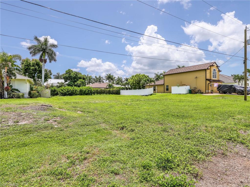 CAPE CORAL - Land