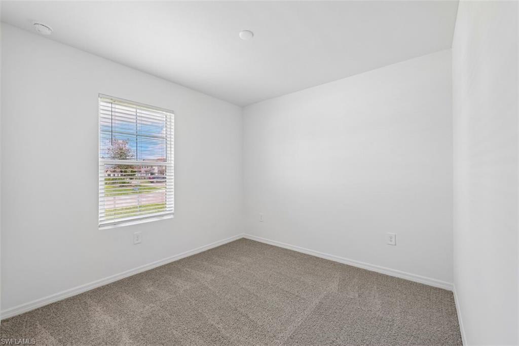 WHISPERING LAKES - Residential