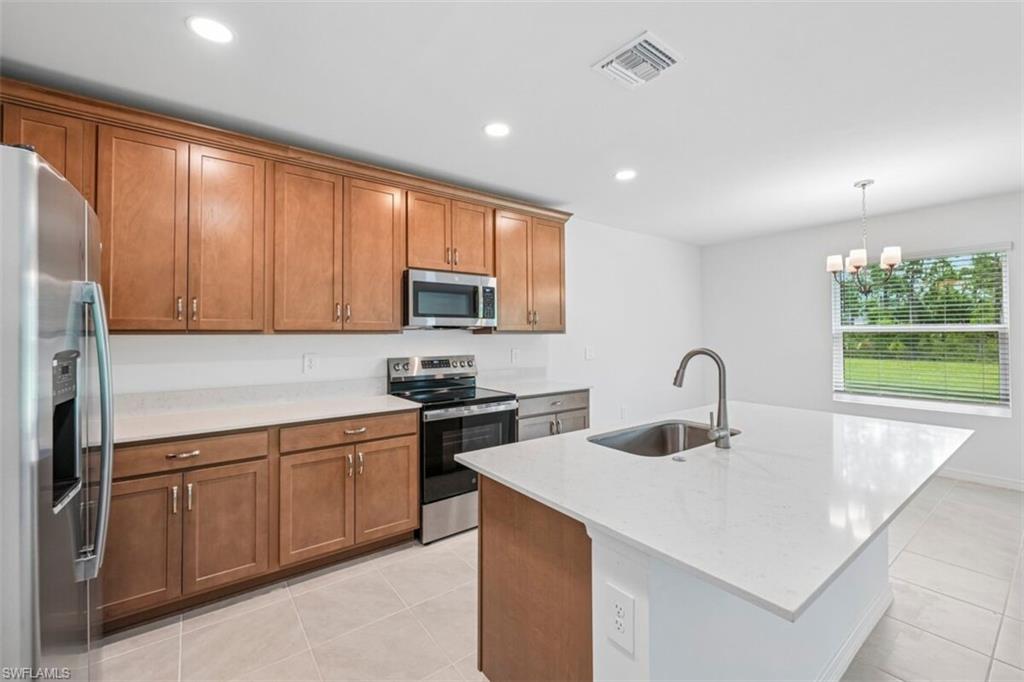 WHISPERING LAKES - Residential