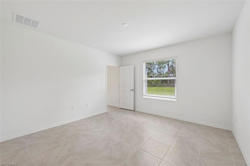 WHISPERING LAKES - Residential