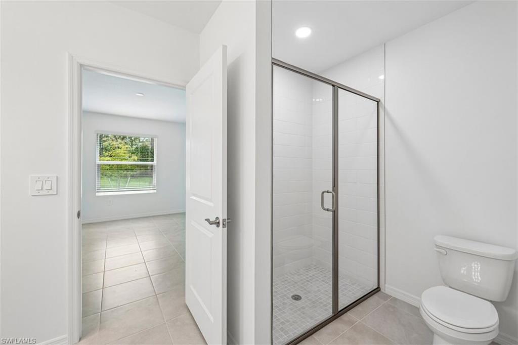 WHISPERING LAKES - Residential