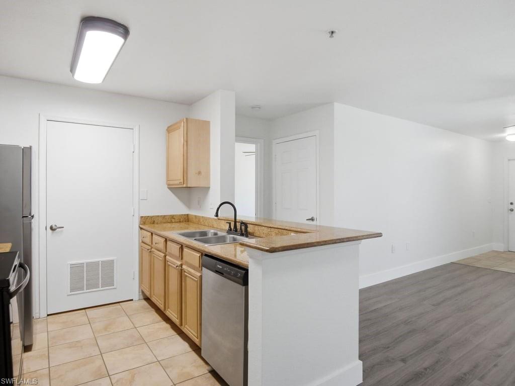 VANDERBILT PLACE - Residential