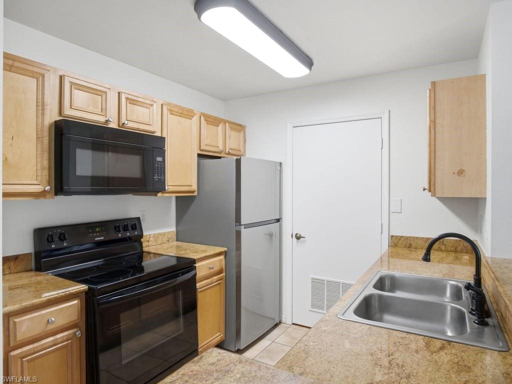 VANDERBILT PLACE - Residential