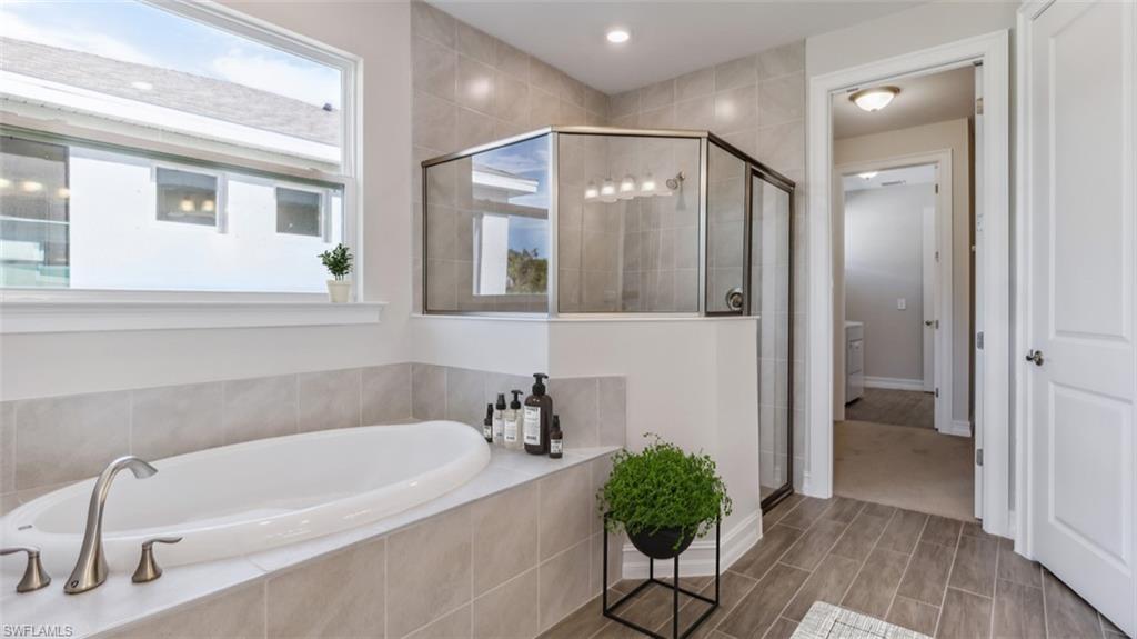 CORAL BAY - Residential