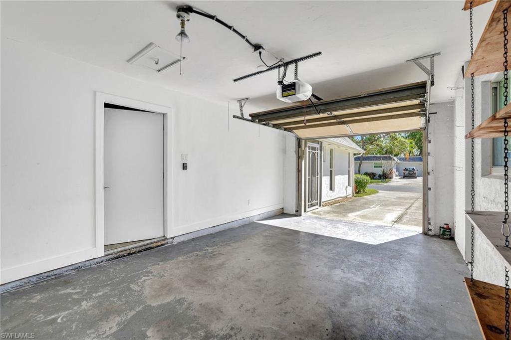 ROYAL ARMS VILLAS - Residential Lease