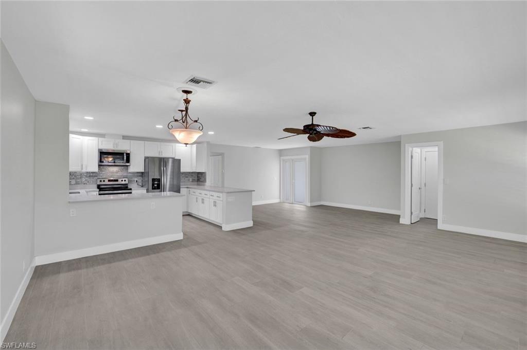 ROYAL ARMS VILLAS - Residential Lease