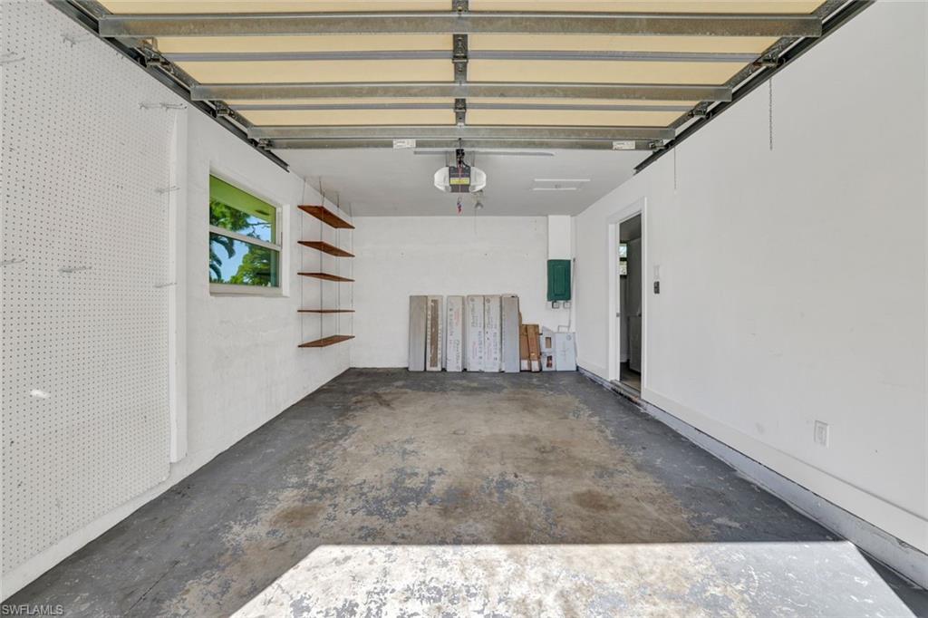 ROYAL ARMS VILLAS - Residential Lease