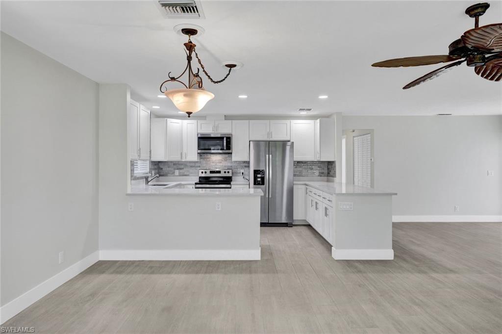 ROYAL ARMS VILLAS - Residential Lease