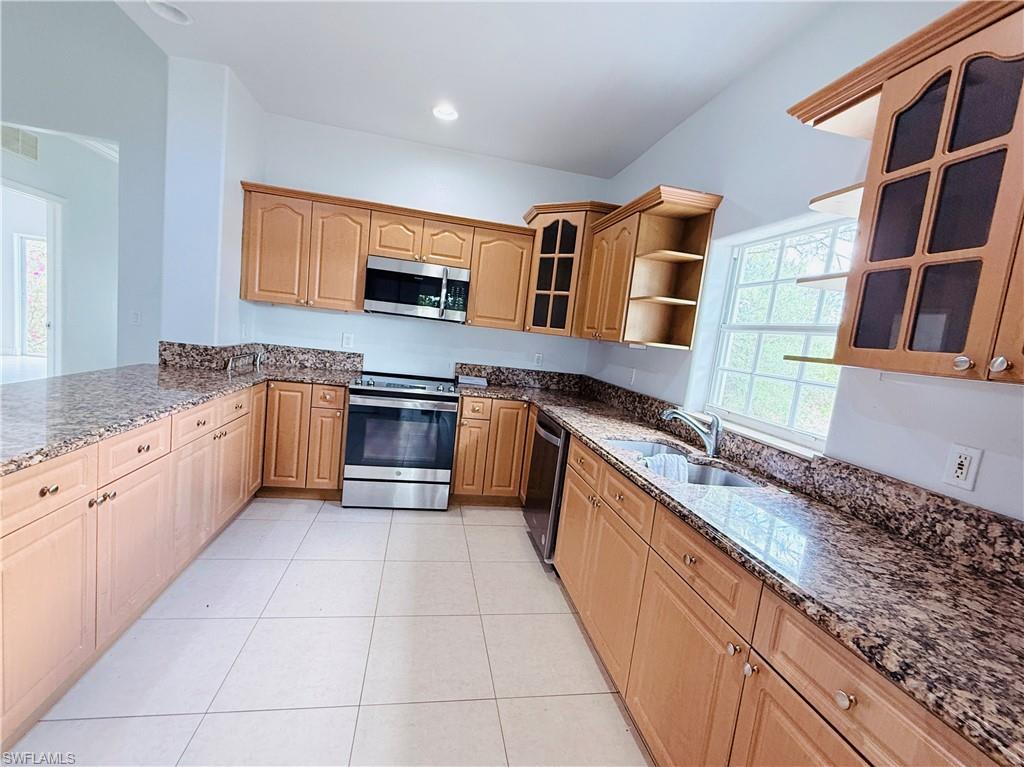 GOLDEN GATE ESTATES - Residential Lease