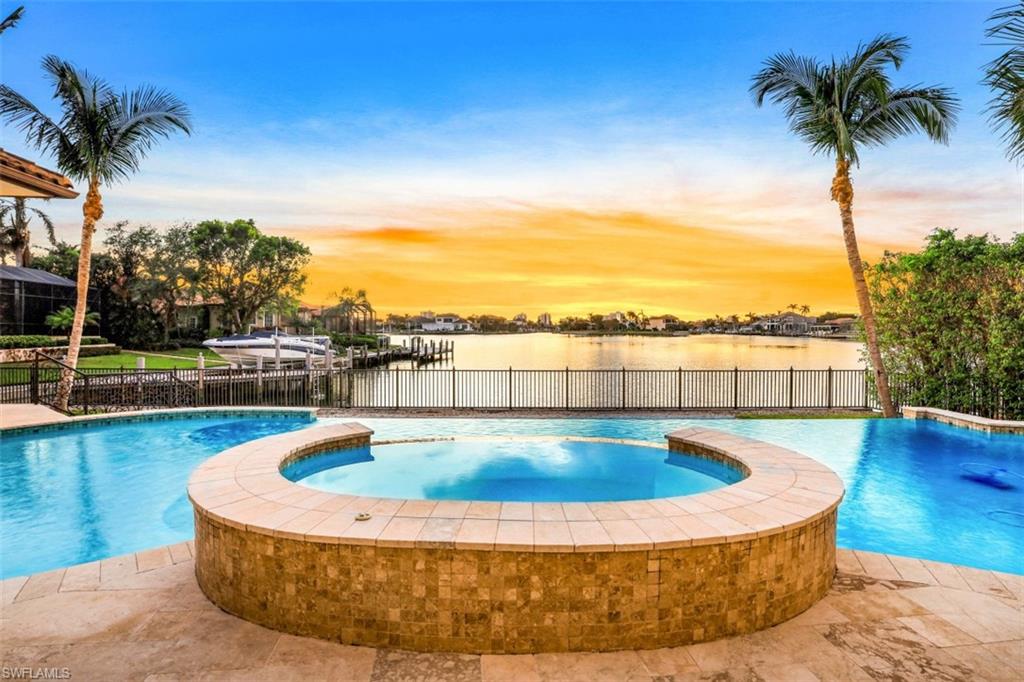 MARCO BEACH - Residential