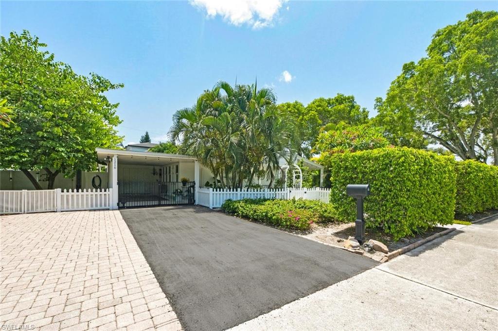LAKE PARK - Residential