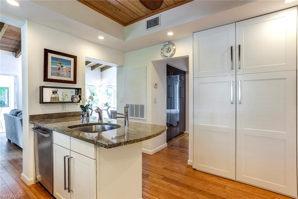 LAKE PARK - Residential