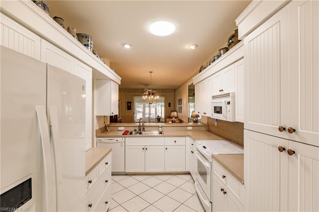 VILLAS AT COUNTRY CREEK - Residential