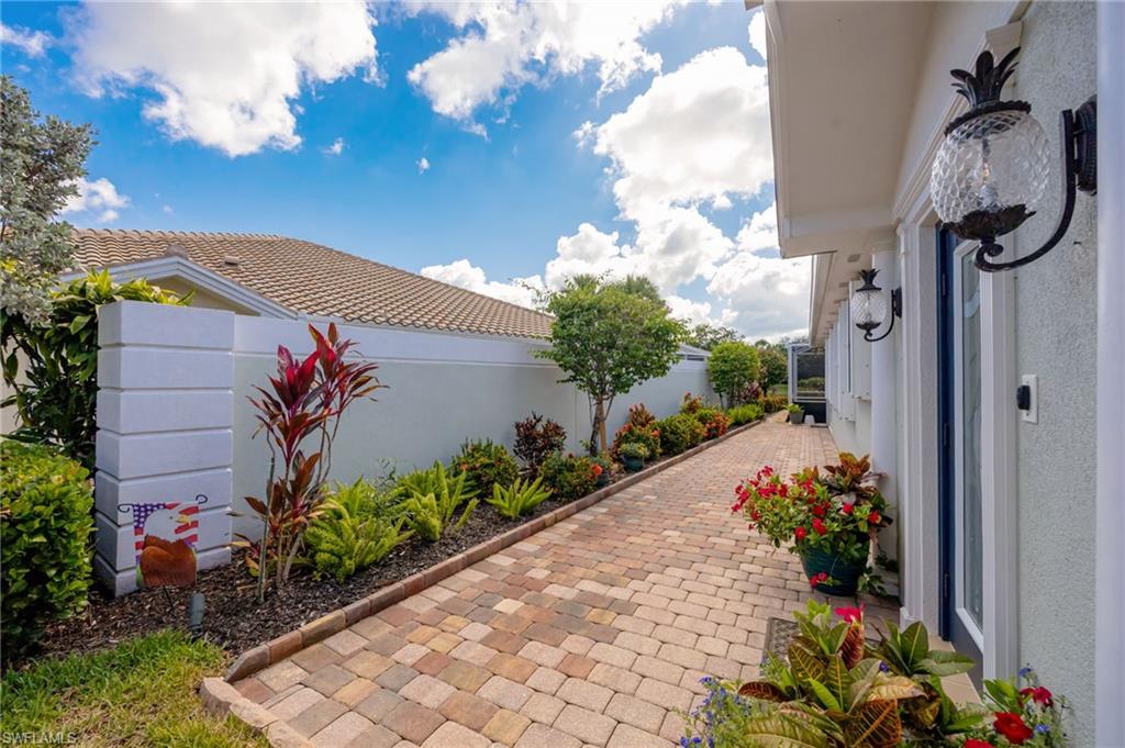 ISLAND WALK - Residential