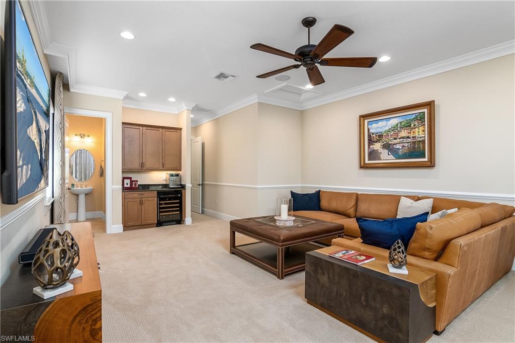 TWIN EAGLES - Residential