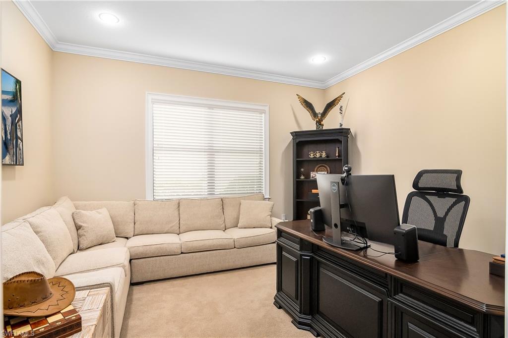 TWIN EAGLES - Residential