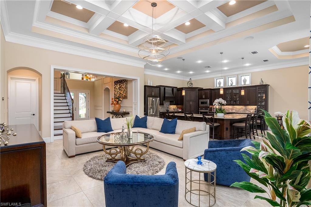 TWIN EAGLES - Residential