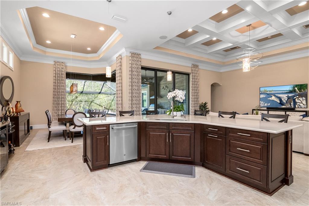 TWIN EAGLES - Residential