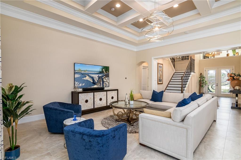 TWIN EAGLES - Residential