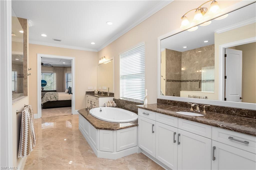 TWIN EAGLES - Residential